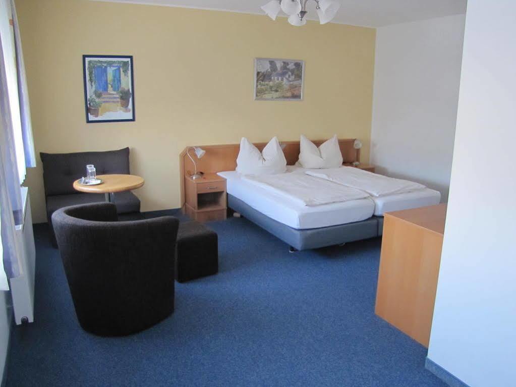 Hotel Am Weyerhof Kerpen  Extérieur photo